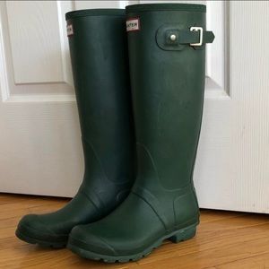 Tall Hunter rainboots with boot socks